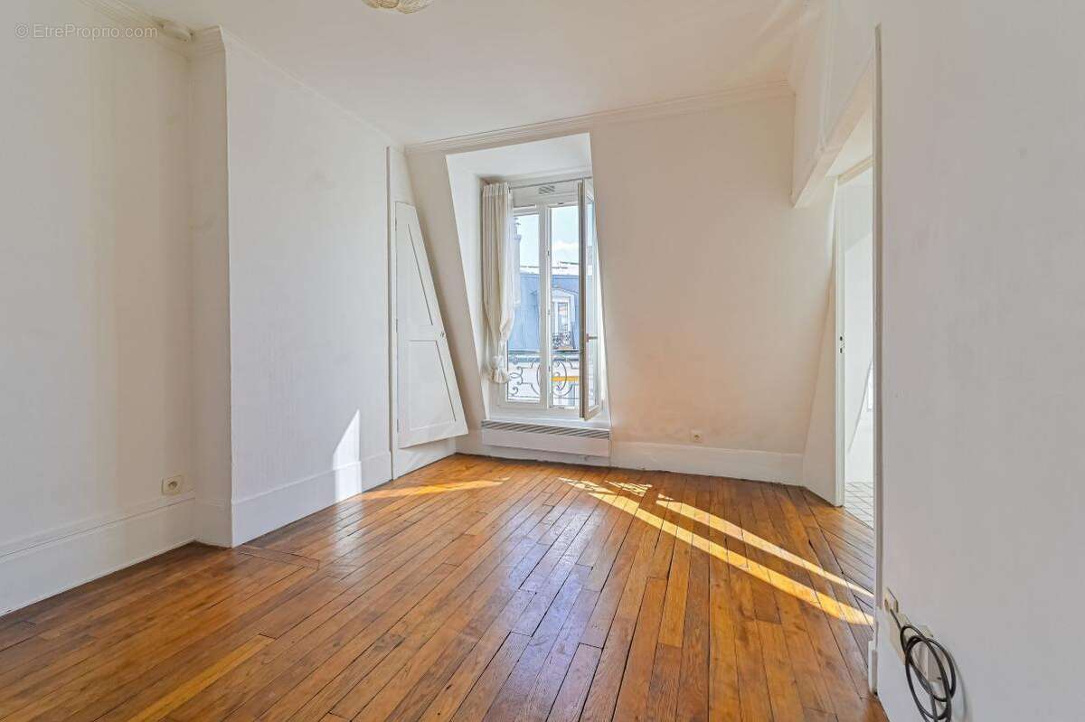 Appartement à PARIS-10E