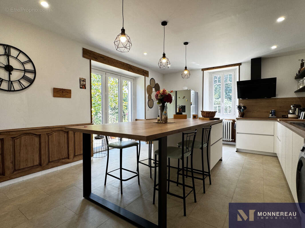 Maison à BAIGNES-SAINTE-RADEGONDE