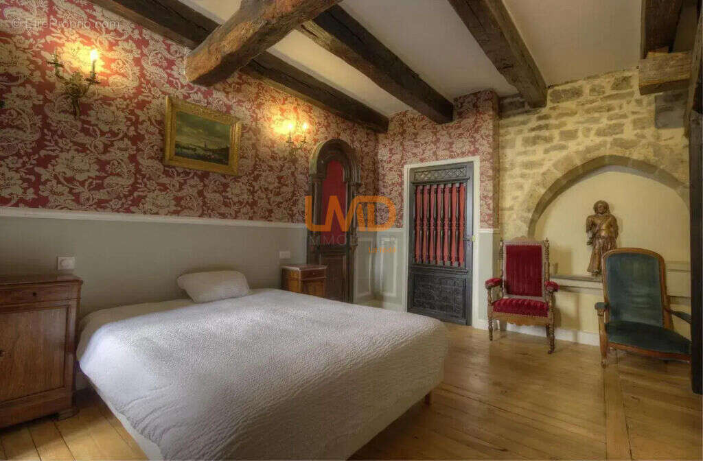 Hôtel particulier du 13ème siècle entièrement rénové - photo 2