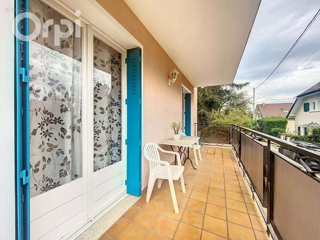 Maison à AMBILLY