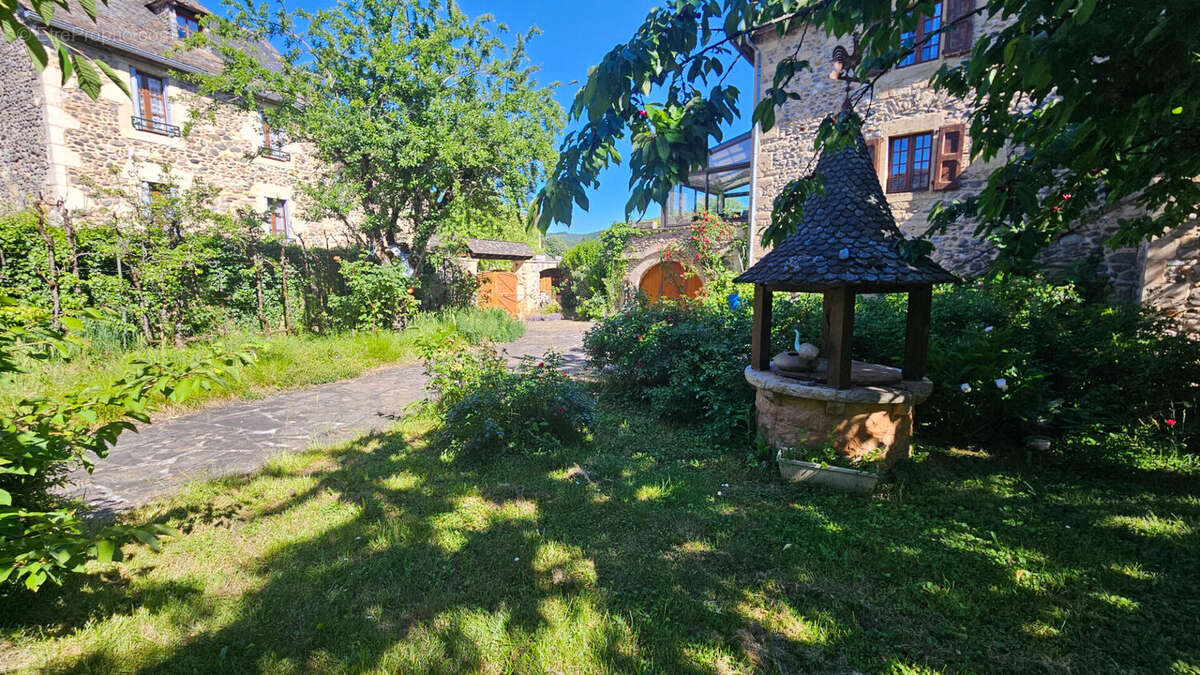 Maison à SAINTE-EULALIE-D'OLT