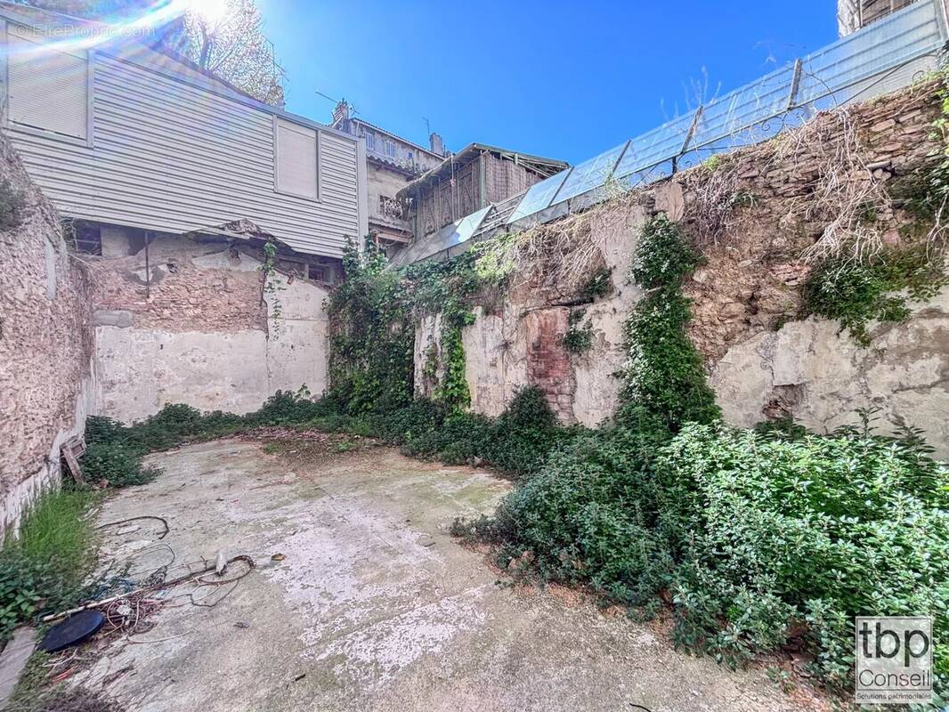 Commerce à MARSEILLE-1E