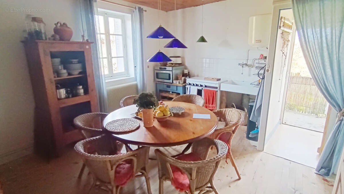 Maison à BAS-EN-BASSET