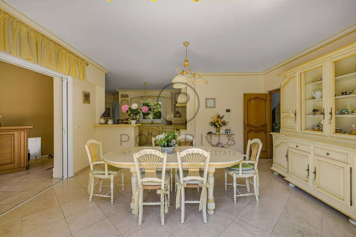 Maison à MOUGINS