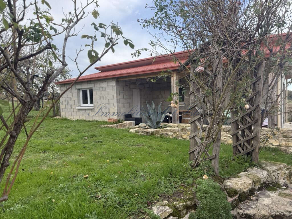 Maison à VILLEFRANCHE-DE-LONCHAT