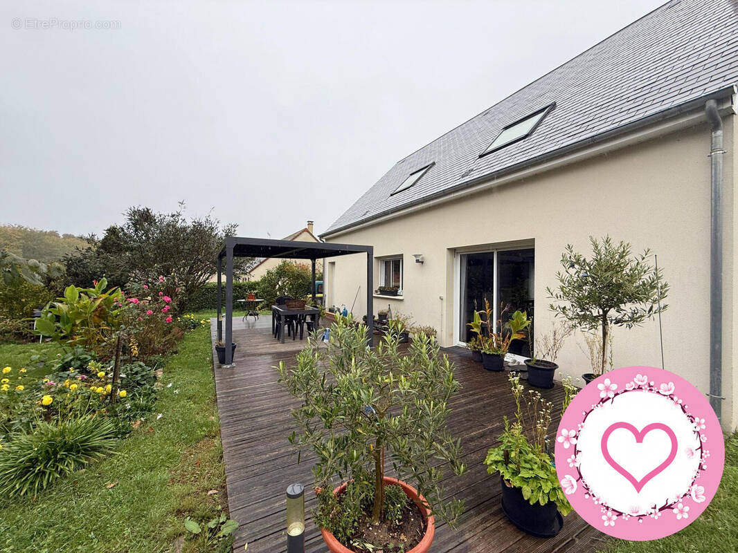 Maison à LES BORDES