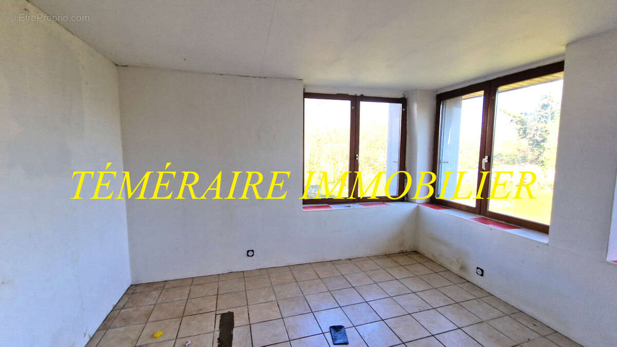 Maison à BONNEFONTAINE