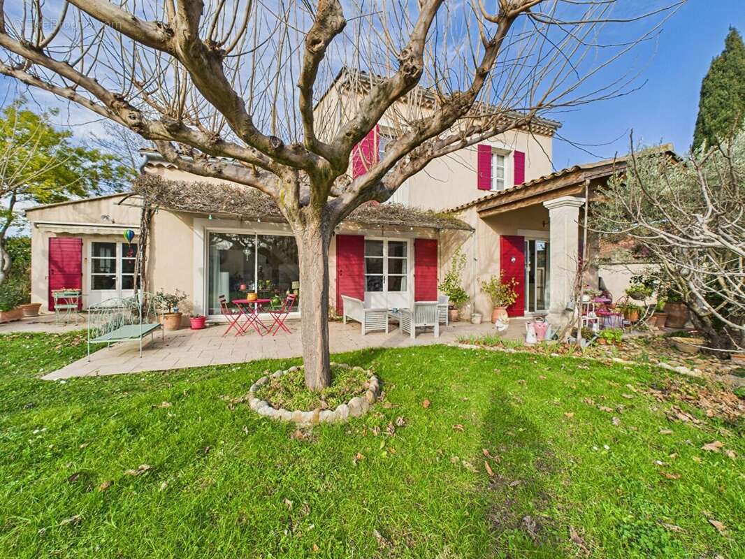 Maison à MORIERES-LES-AVIGNON