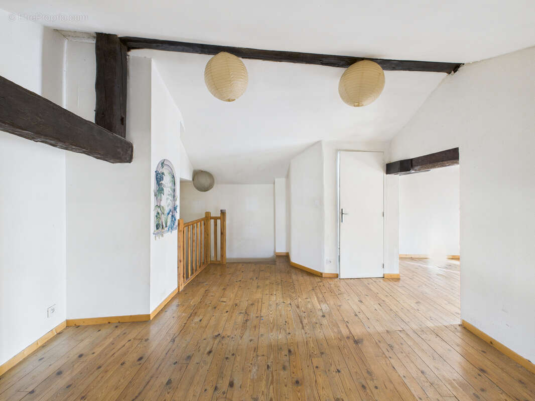 Maison à CRAPONNE-SUR-ARZON