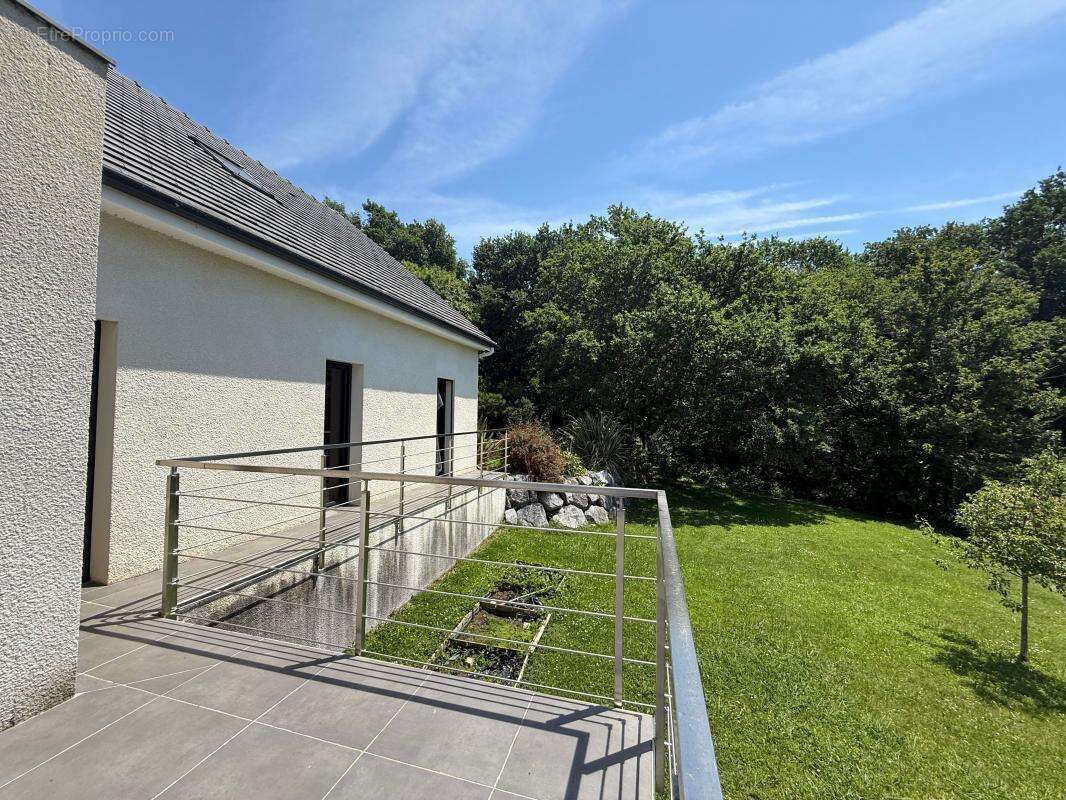 Maison à NAVAILLES-ANGOS