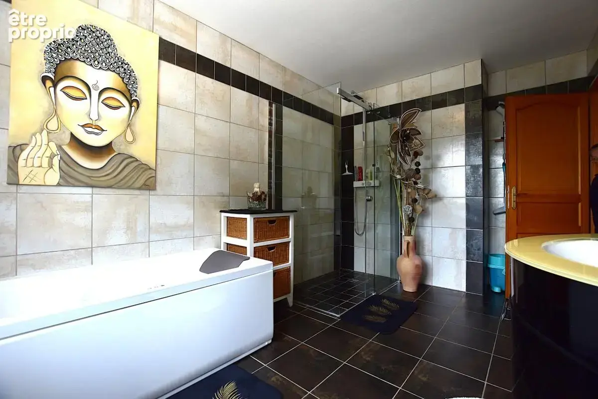 Saint-Ferréol-d’Auroure   201 m² habitables   Terrain paysager 1 950 m²   Piscine chauffée - photo 17