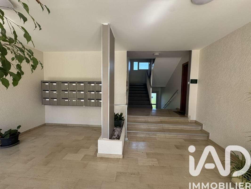 Photo 5 - Appartement à OULLINS