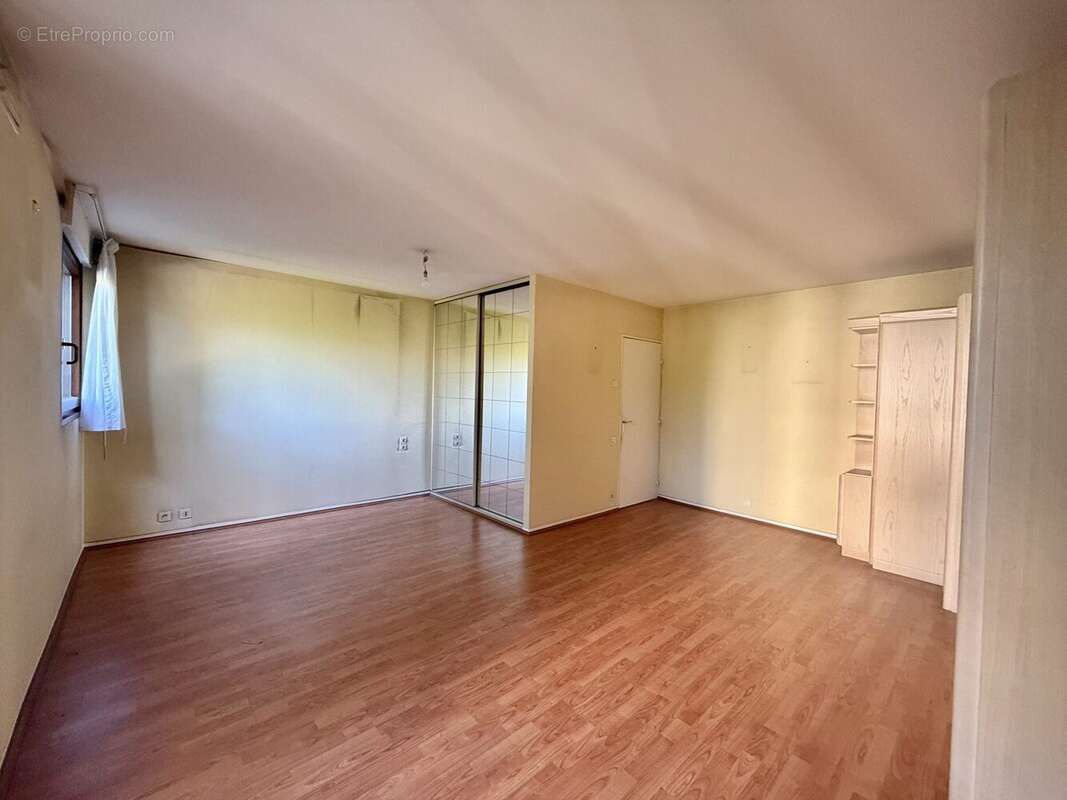 Appartement 32 m² à Issy-Les-Moulineaux  - photo 2
