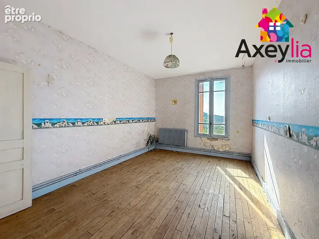 A vendre - saint-bonnet-des-quarts - maison d'habitation à réhabiliter avec grange mitoyenne et terrain - photo 12