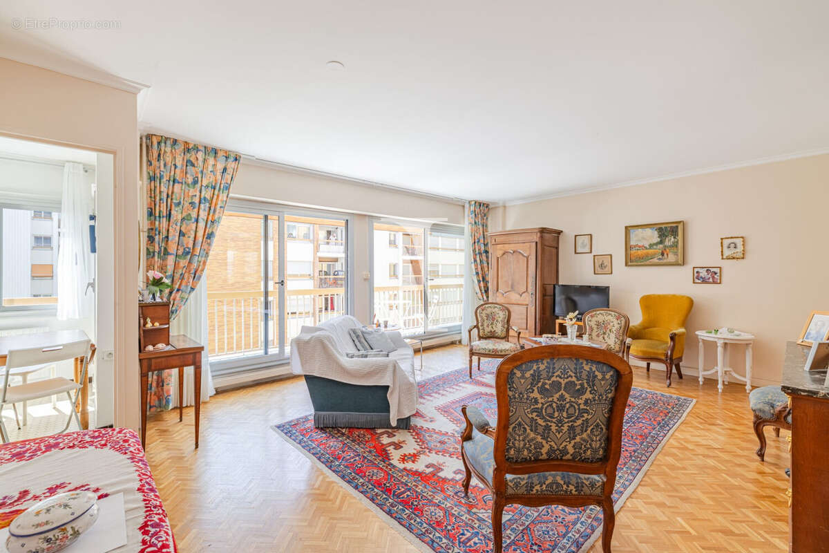 Appartement à PARIS-11E