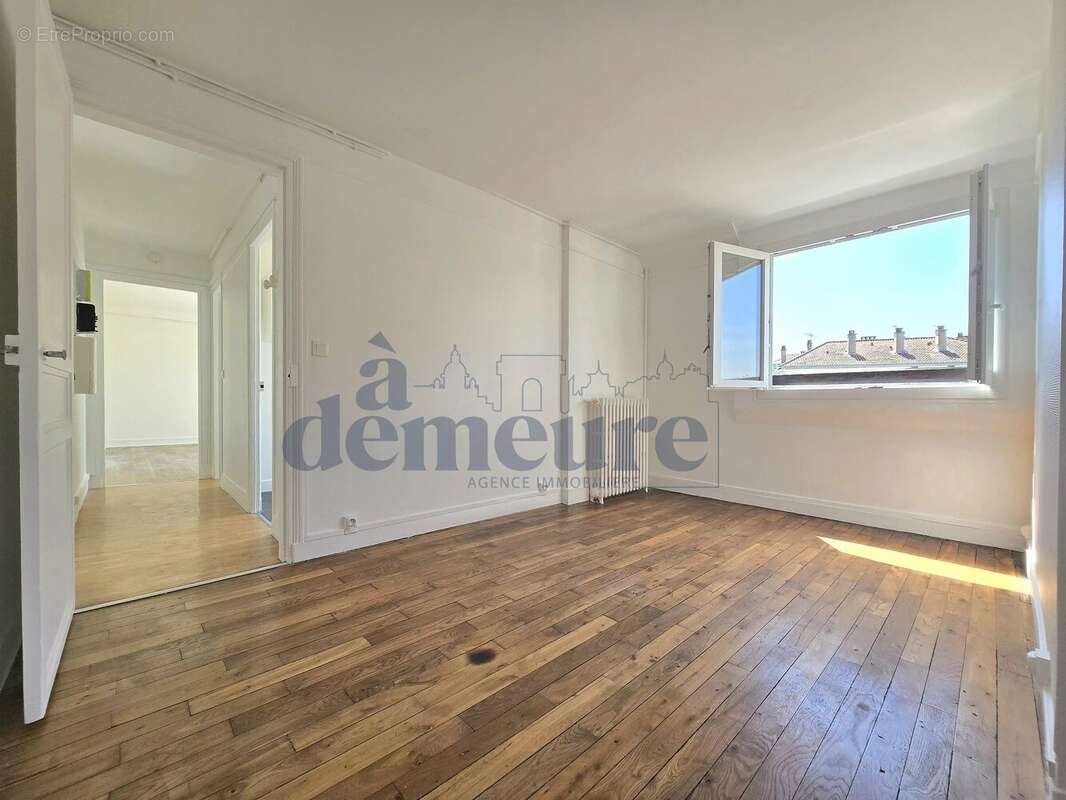 Appartement à ISSY-LES-MOULINEAUX