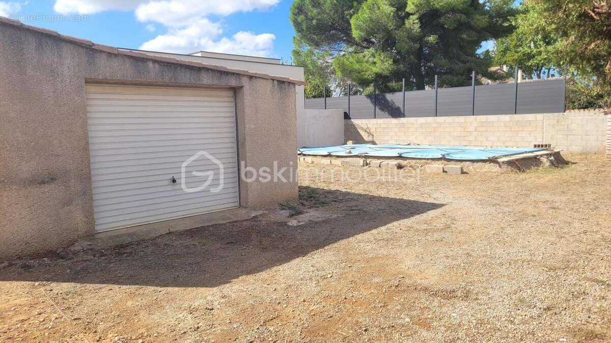 Villedaigne - villa r+1 de 160 m² - 4 faces - type 6 - 3 chambres - garage - piscine - parcelle de 970 m² - photo 14