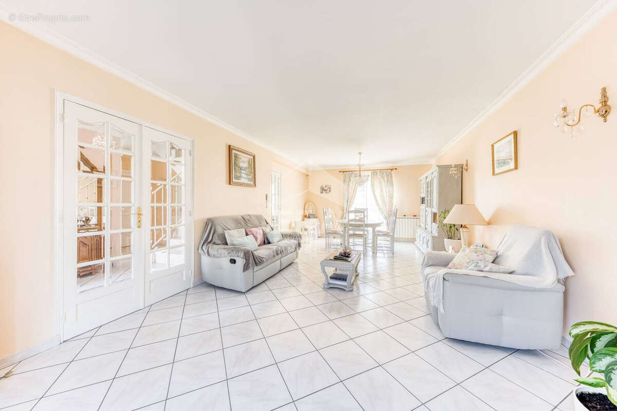 Maison à PONTAULT-COMBAULT