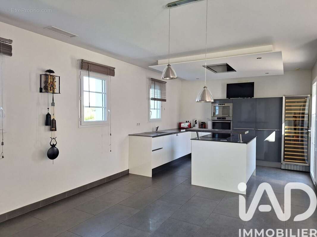 Maison 154 m² à Saillans  - photo 4