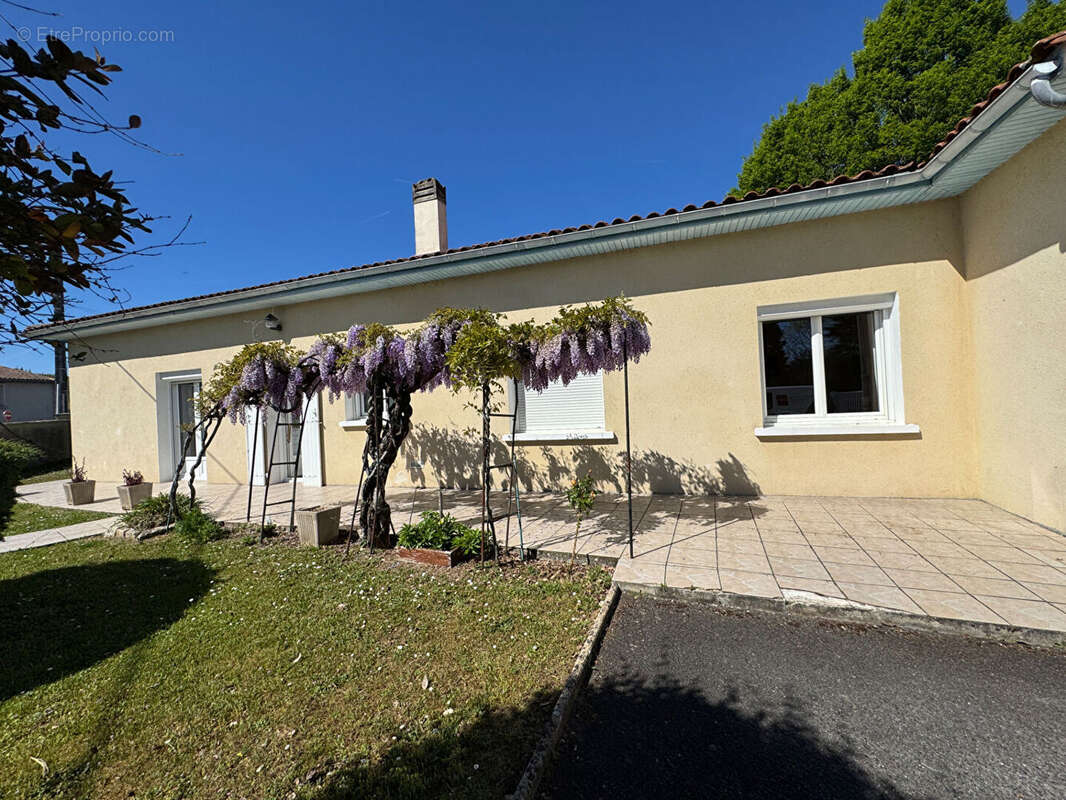 Maison à L'ISLE-D'ESPAGNAC