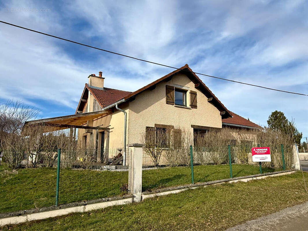 Maison à LA LONGEVILLE