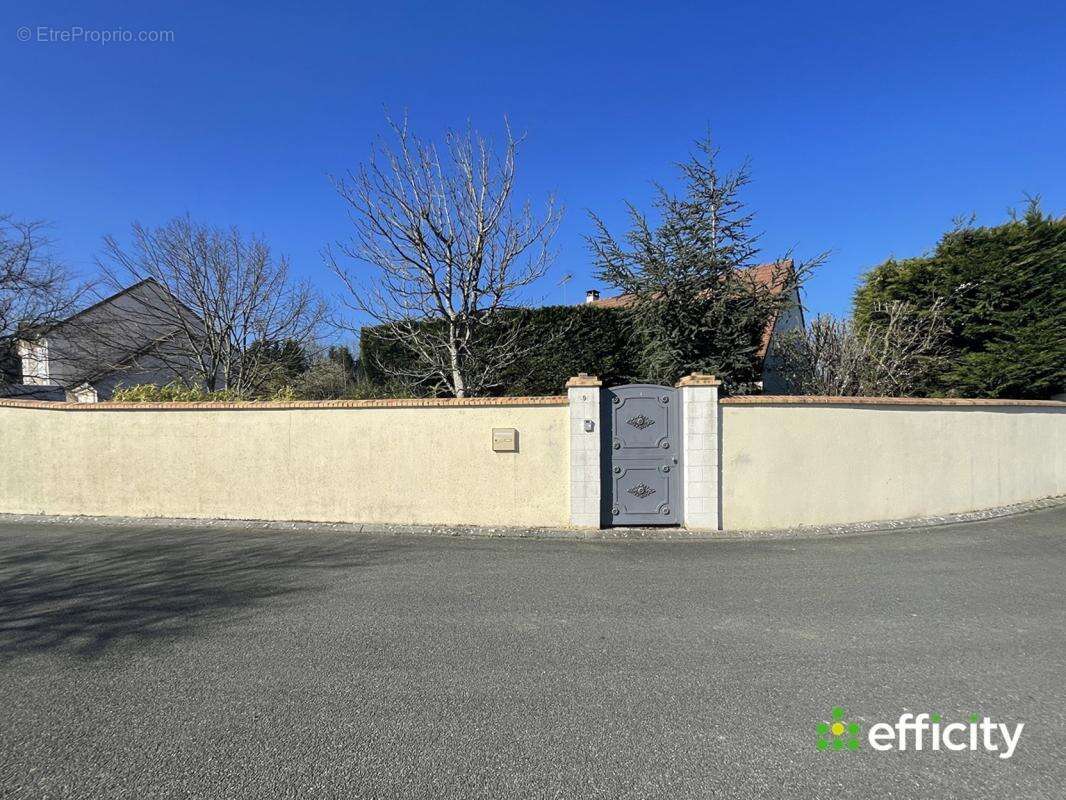 Maison à DROUE-SUR-DROUETTE