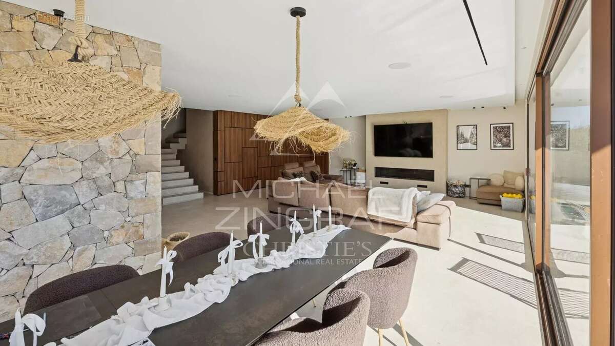 Maison à MANDELIEU-LA-NAPOULE