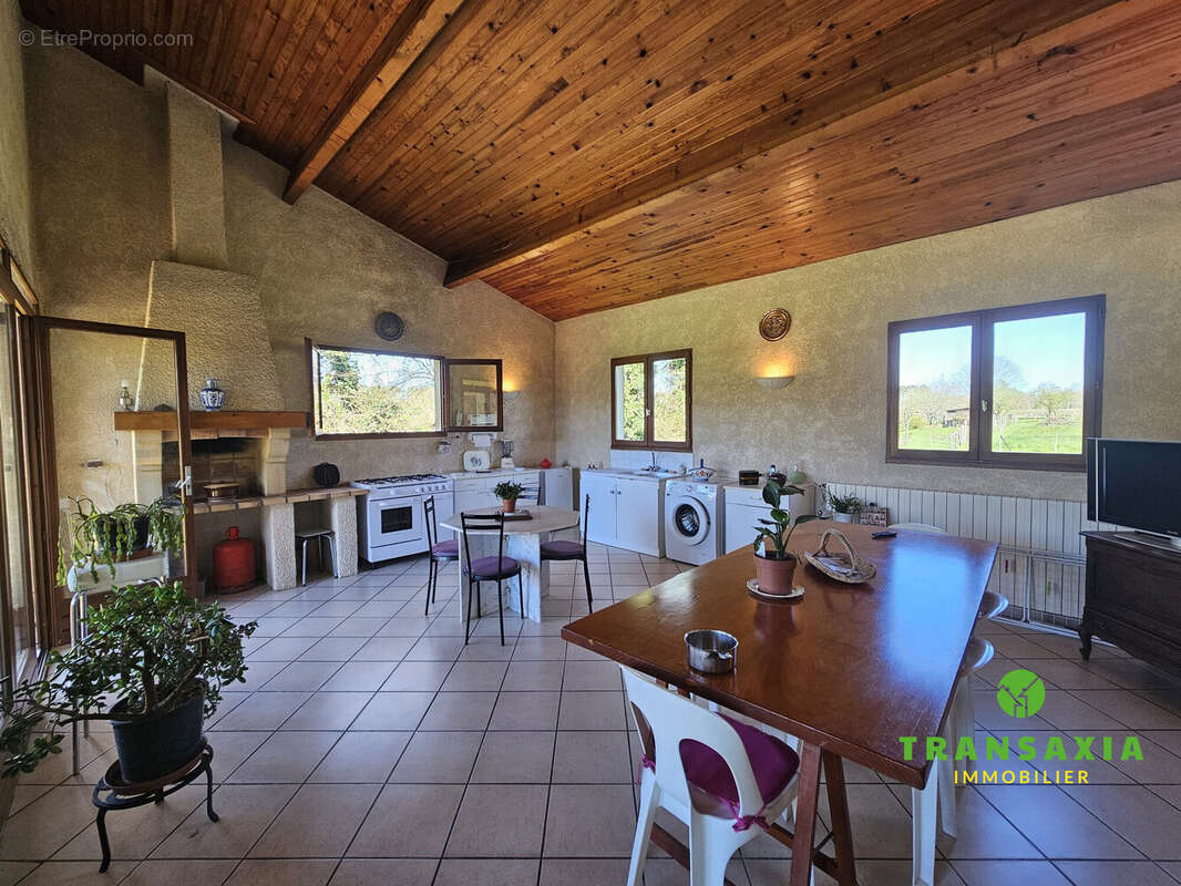 Maison à BERNOS-BEAULAC