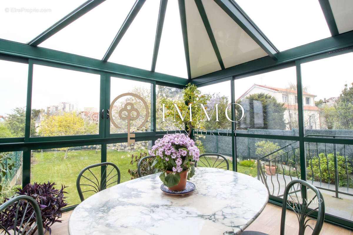 Maison à L'HAY-LES-ROSES