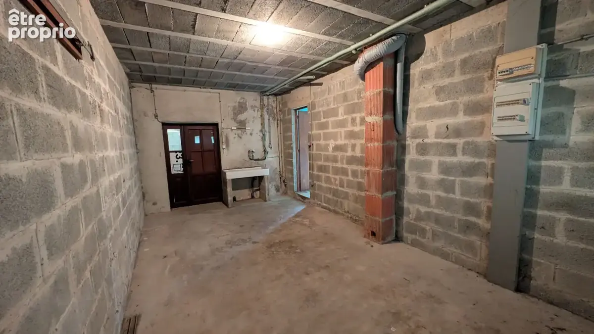 Jolie maison de bourg, son agréable jardin et ses dépendances - photo 11
