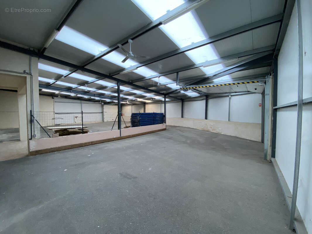 Commerce à ROQUEBRUNE-SUR-ARGENS