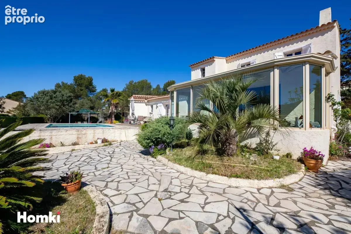 Maison/Villa T5 de 140 m² à Le Muy 83490 villa avec piscine et vue exceptionnelle sur le Rocher de Roquebrune-sur-Argens - photo 11