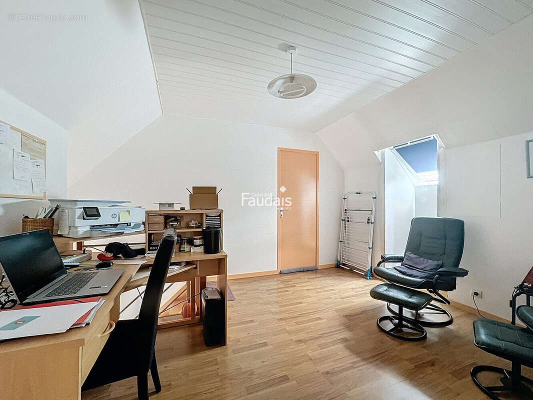 Maison 141 m² à Saint-Germain-Sur-Ay  - photo 9