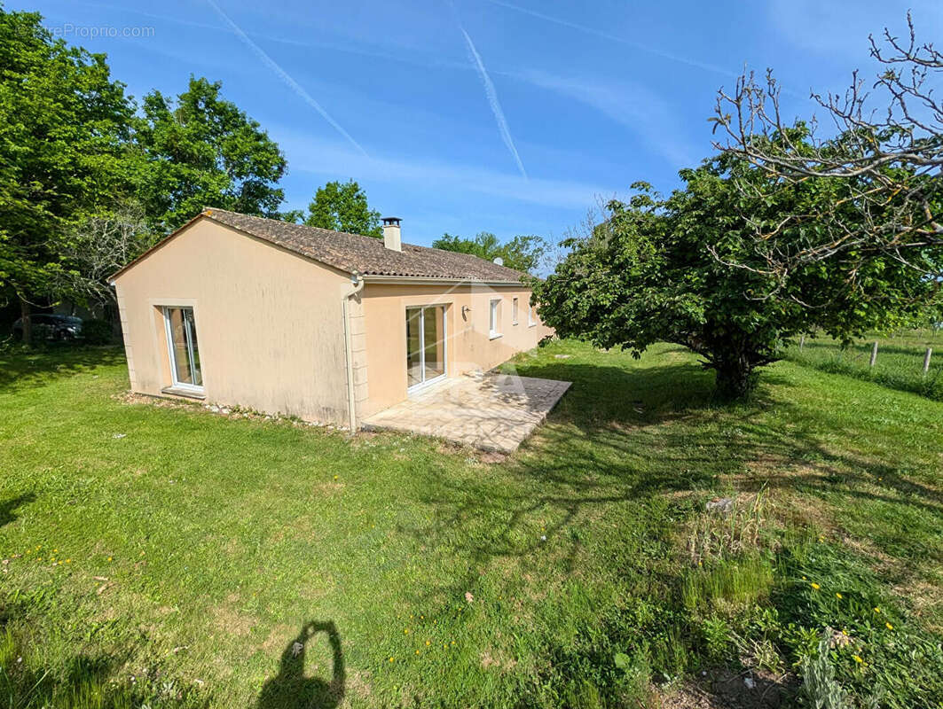 Maison à MONTPON-MENESTEROL