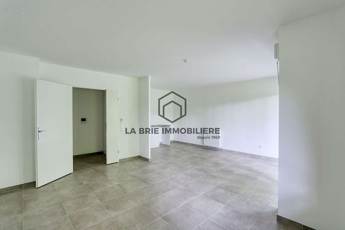 Appartement à EMERAINVILLE