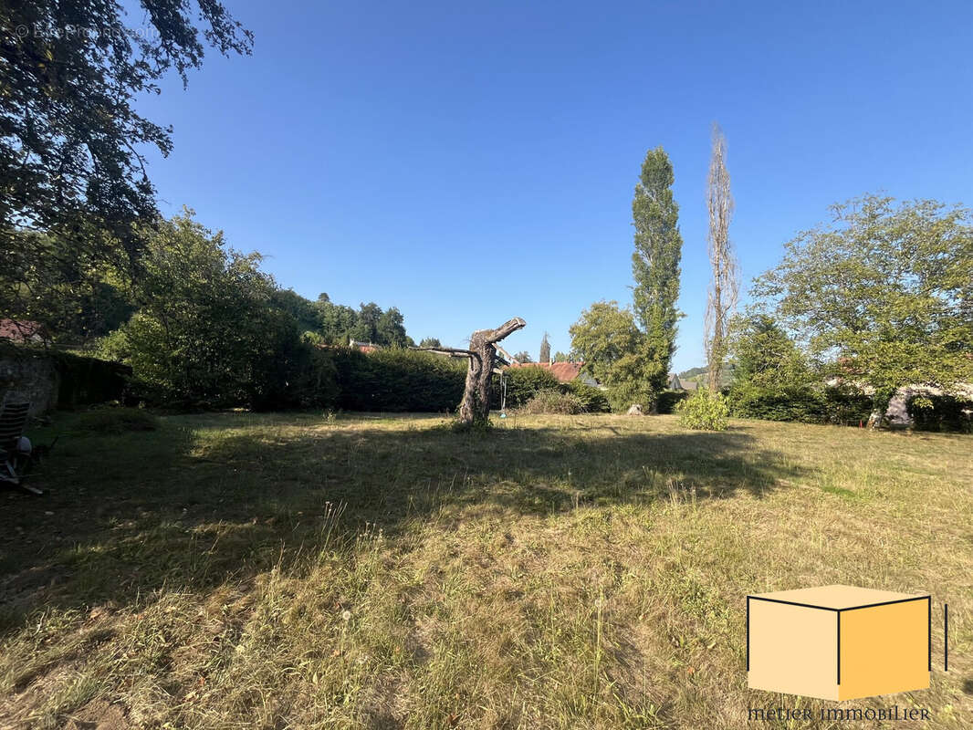 Terrain à CHAZEY-BONS