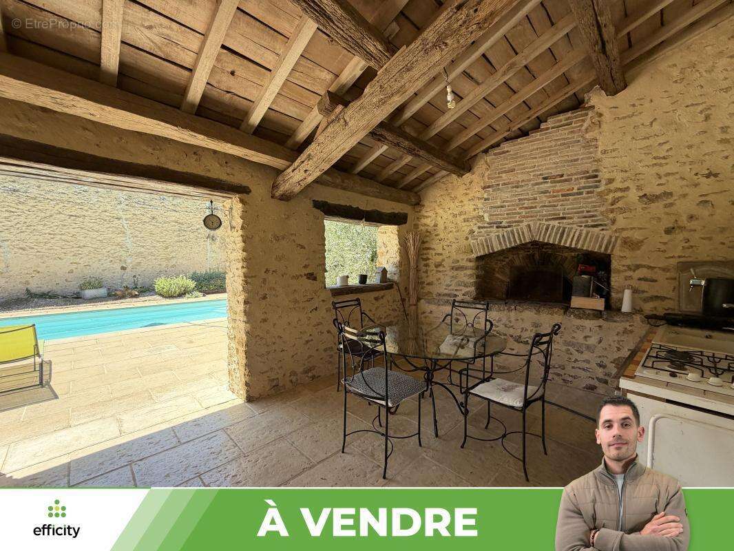 Maison 175 m² à Gizay  - photo 5