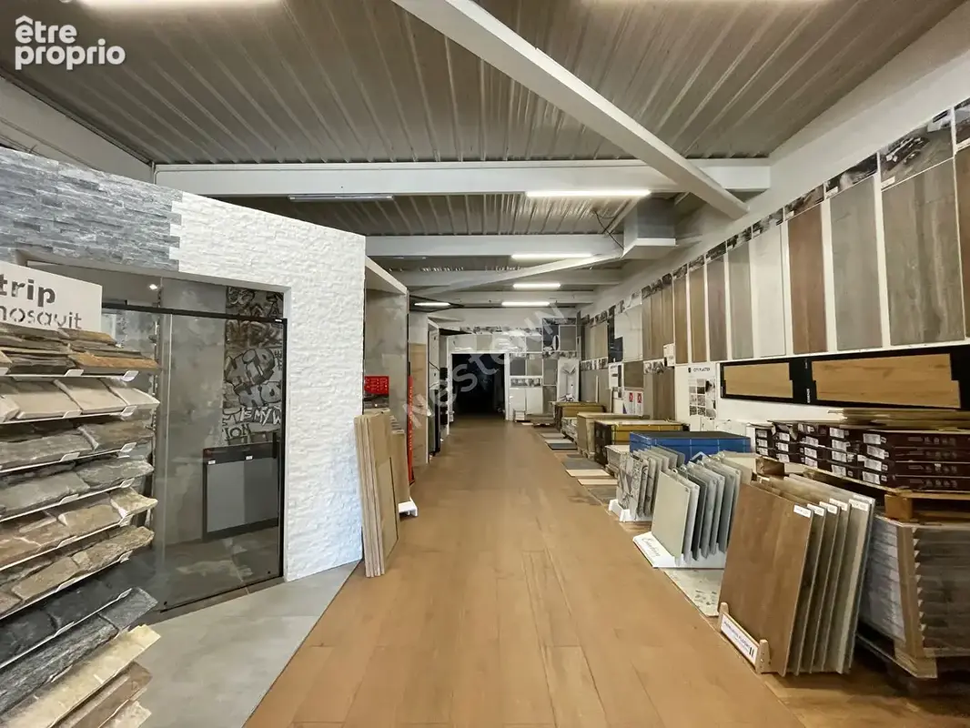 Cellule commerciale  St Avold 610 m2 - photo 4