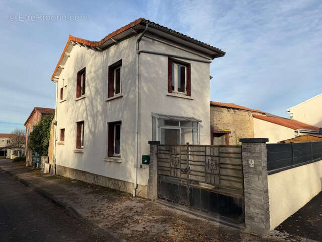 Maison à MARTRES-SUR-MORGE