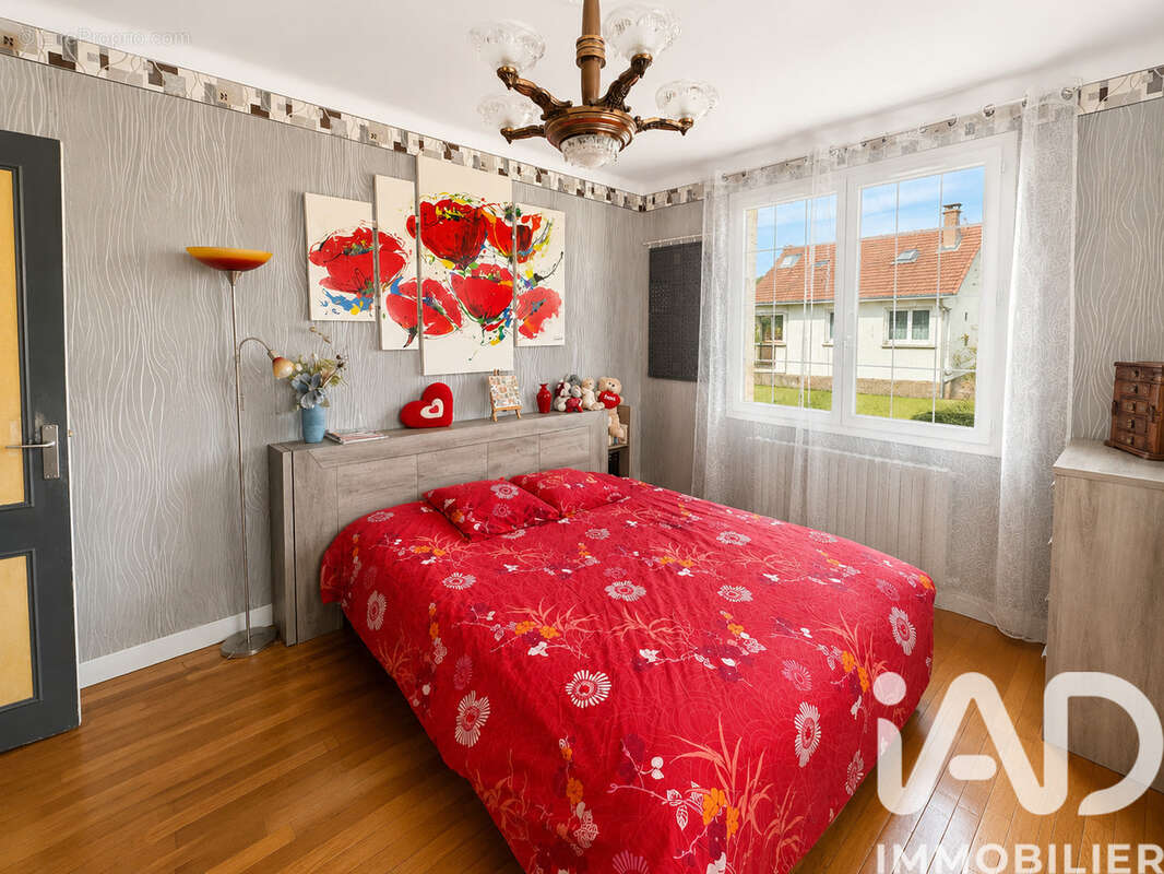 Maison 120 m² à Sainte-Genevieve-Des-Bois  - photo 6
