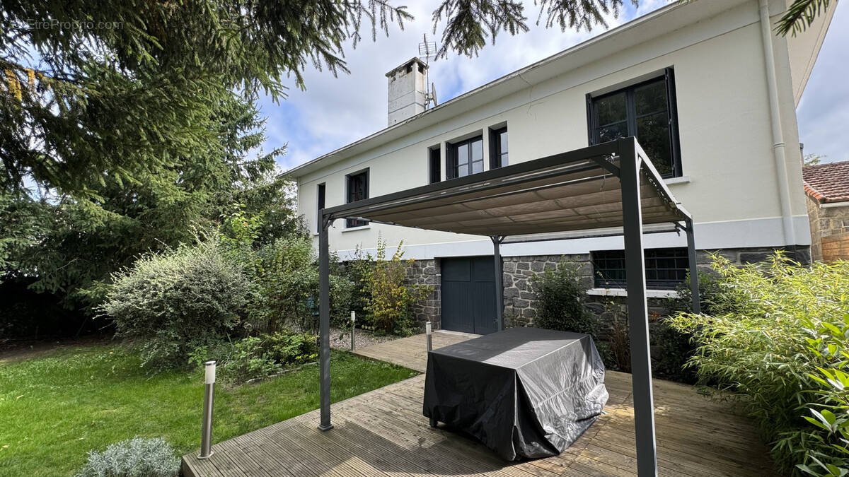 Maison à PUY-GUILLAUME