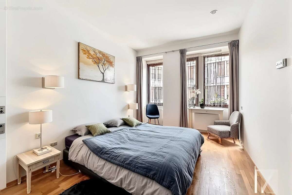 Appartement à MARSEILLE-1E