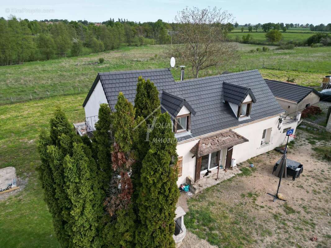 Maison à SAINT-POURCAIN-SUR-BESBRE