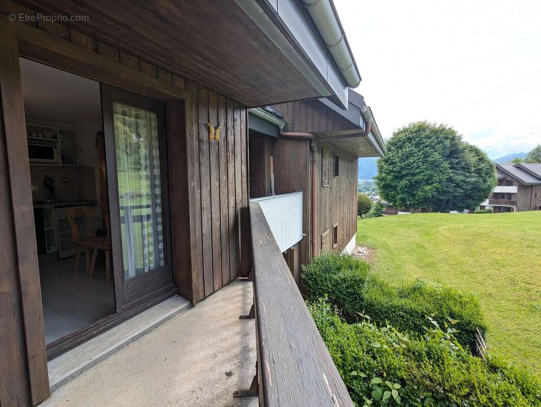 Appartement à MORILLON