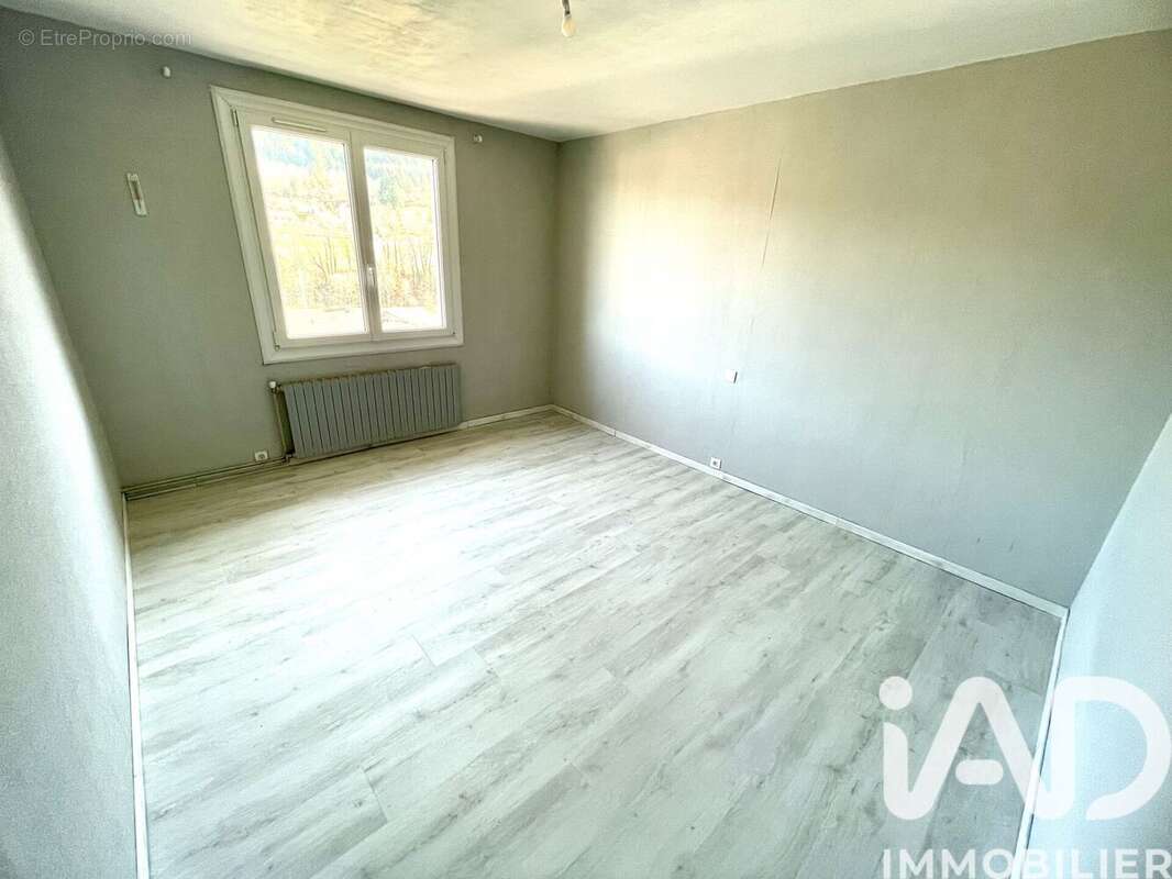 Maison 98 m² à Satillieu  - photo 8