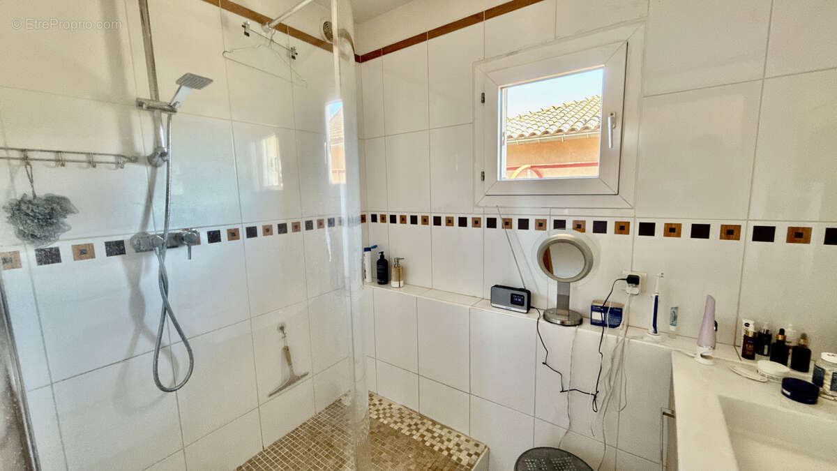 Appartement à VILLENEUVE-LES-AVIGNON