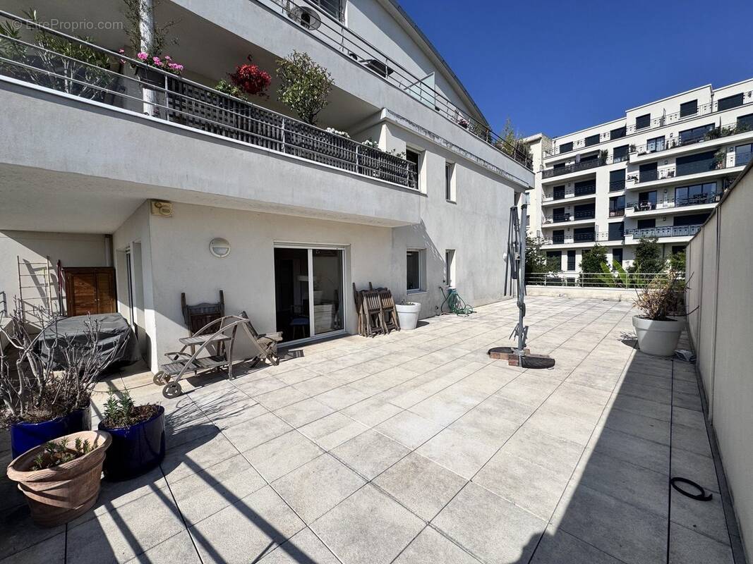 Appartement à SURESNES