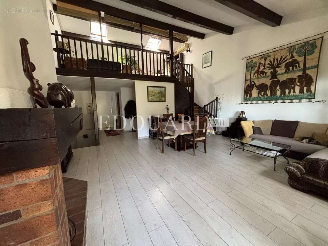 Appartement à ROQUEBRUNE-CAP-MARTIN