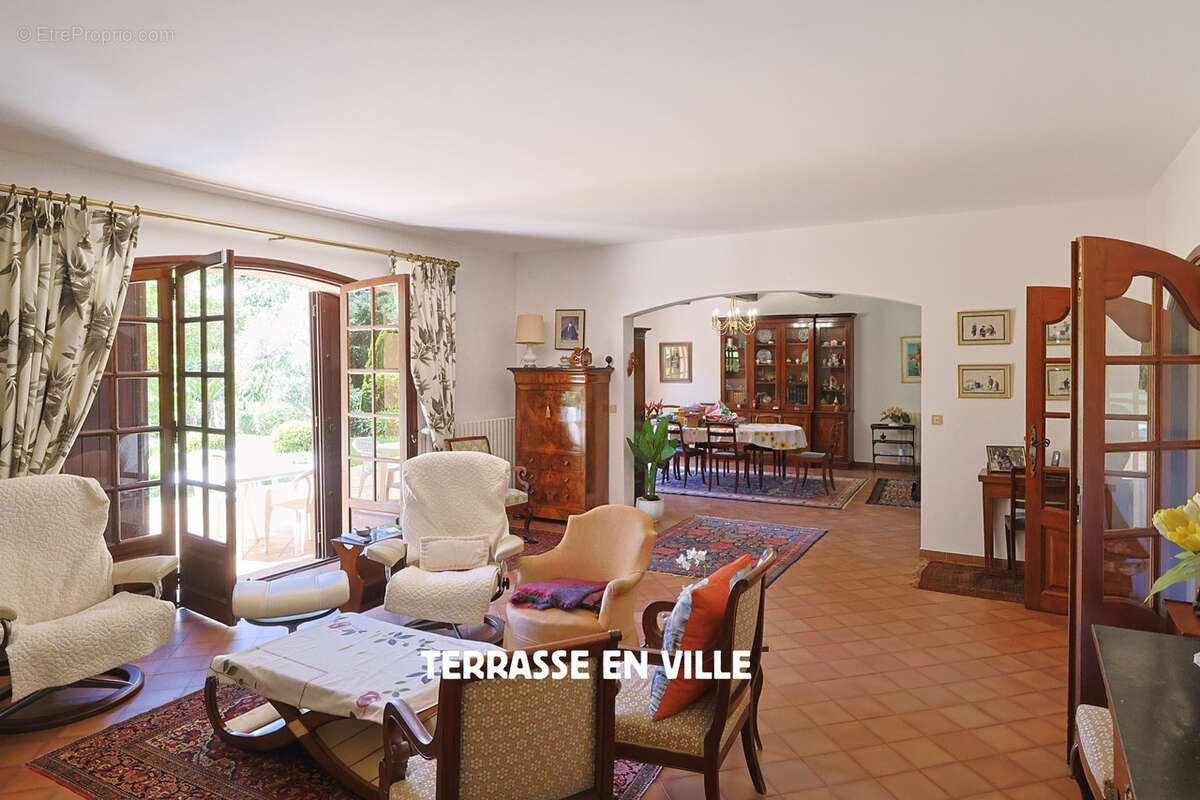 Maison à HYERES