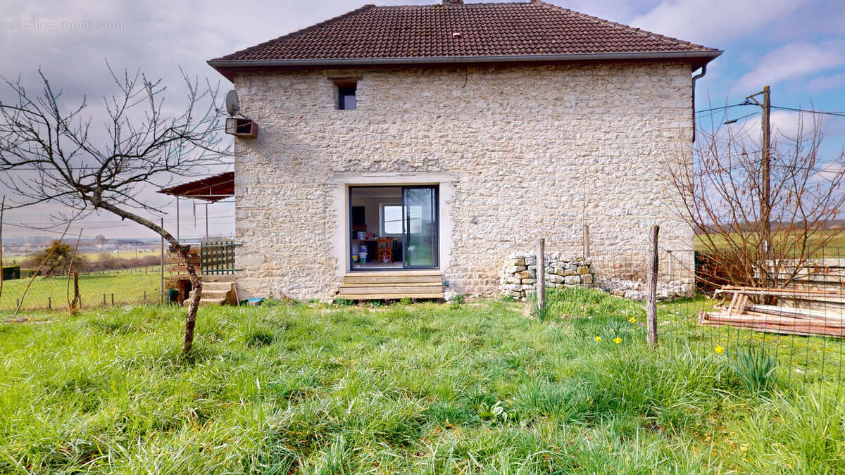 Maison à ARC-ET-SENANS